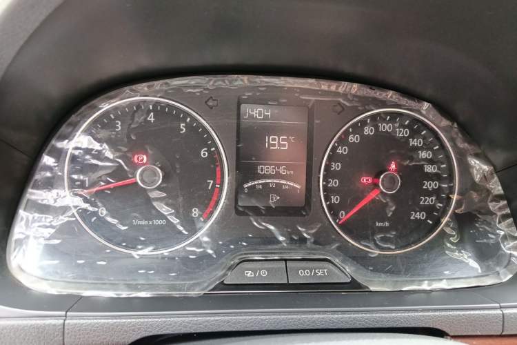 Used Volkswagen Lavida 2013 Revised Version 1.4 TSI Manual Comfort Edition Instrument Cluster