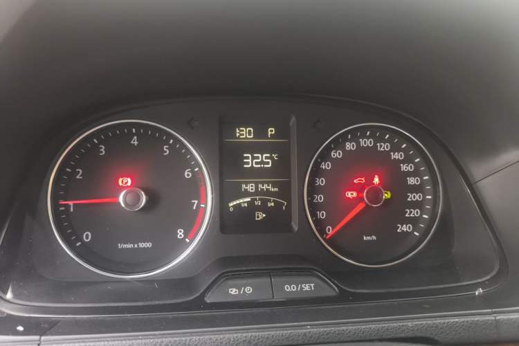 Used Volkswagen Lavida 2013 Restyled Classic 1.6L Automatic Comfort Edition Instrument Cluster