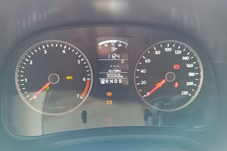 Used Volkswagen Lavida 2013 Classic 1.6L Automatic Fashion Edition Instrument Cluster