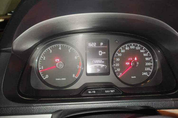 Used Volkswagen Lavida 2013 Revised Classic 1.6L Automatic Fashion Edition Instrument Cluster