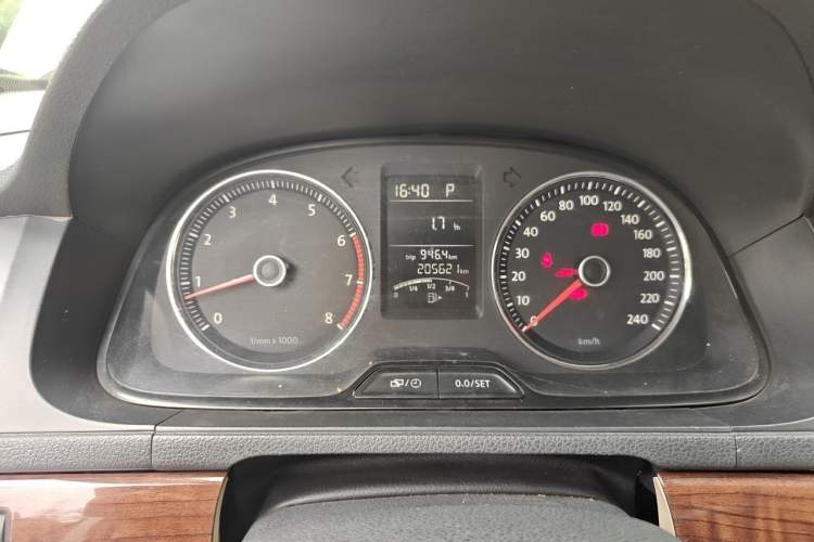 Used Volkswagen Lavida 2013 1.4TSI DSG Comfort Edition Instrument Cluster