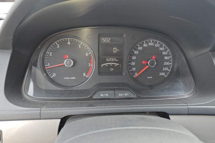 Used Volkswagen Lavida 2013 Revised Classic 1.6L Manual Fashion Edition Instrument Cluster
