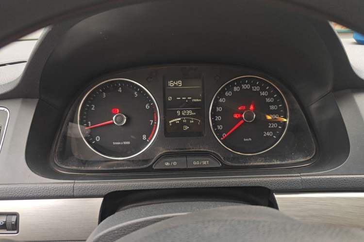 Used Volkswagen Lavida 2013 Restyled Classic 1.6L Manual Comfort Edition Instrument Cluster
