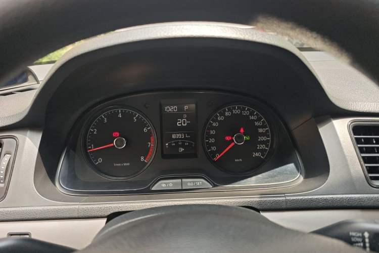 Used Volkswagen Lavida 2013 Revised Classic 1.6L Automatic Fashion Edition Instrument Cluster