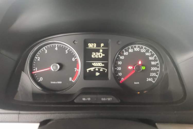 Used Volkswagen Lavida 2013 Revised Classic 1.6L Automatic Fashion Edition Instrument Cluster