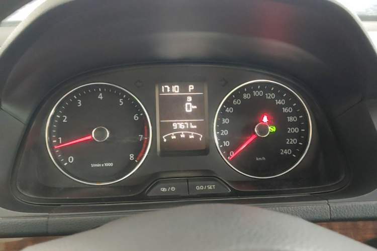 Used Volkswagen Lavida 2013 Restyled Classic 1.6L Automatic Comfort Edition Instrument Cluster