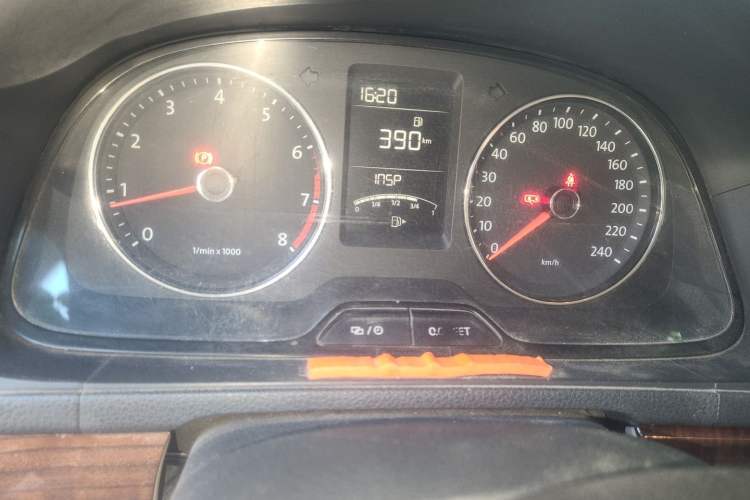Used Volkswagen Lavida 2013 Restyled Classic 1.6L Manual Comfort Edition Instrument Cluster