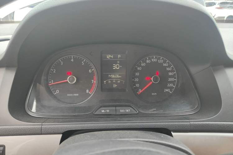 Used Volkswagen Lavida 2013 Revised Classic 1.6L Automatic Fashion Edition Instrument Cluster