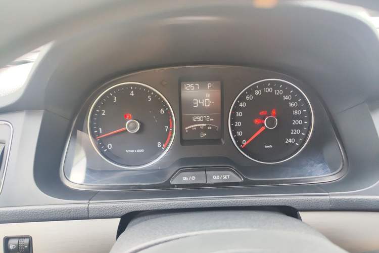 Used Volkswagen Lavida 2013 Restyled Classic 1.6L Automatic Comfort Edition Instrument Cluster