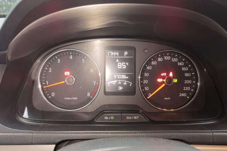 Used Volkswagen Lavida 2013 Restyled Classic 1.6L Automatic Comfort Edition Instrument Cluster