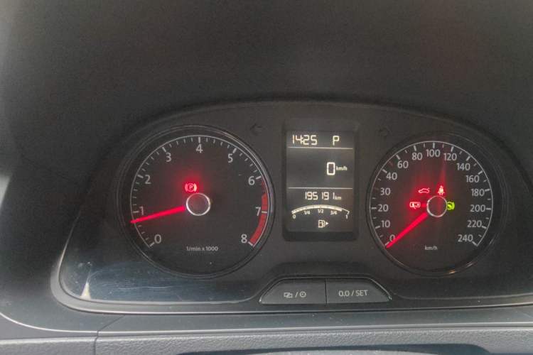 Used Volkswagen Lavida 2013 Revised Classic 1.6L Automatic Fashion Edition Instrument Cluster
