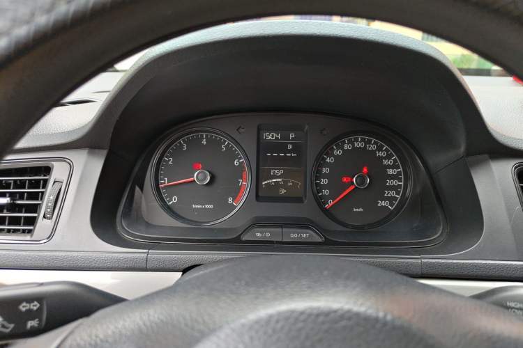 Used Volkswagen Lavida 2013 Revised Classic 1.6L Automatic Fashion Edition Instrument Cluster