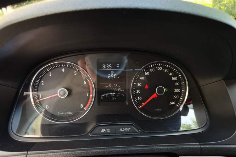 Used Volkswagen Lavida 2013 1.4TSI DSG Comfort Edition Instrument Cluster