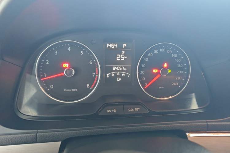 Used Volkswagen Lavida 2013 Restyled Classic 1.6L Automatic Comfort Edition Instrument Cluster
