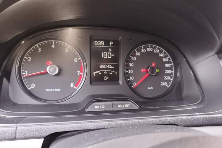 Used Volkswagen Lavida 2013 Revised Classic 1.6L Automatic Fashion Edition Instrument Cluster
