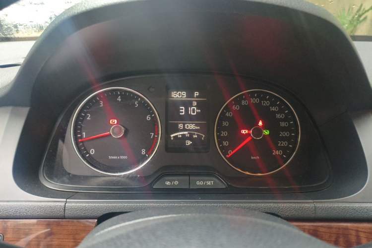 Used Volkswagen Lavida 2013 Restyled Classic 1.6L Automatic Comfort Edition Instrument Cluster