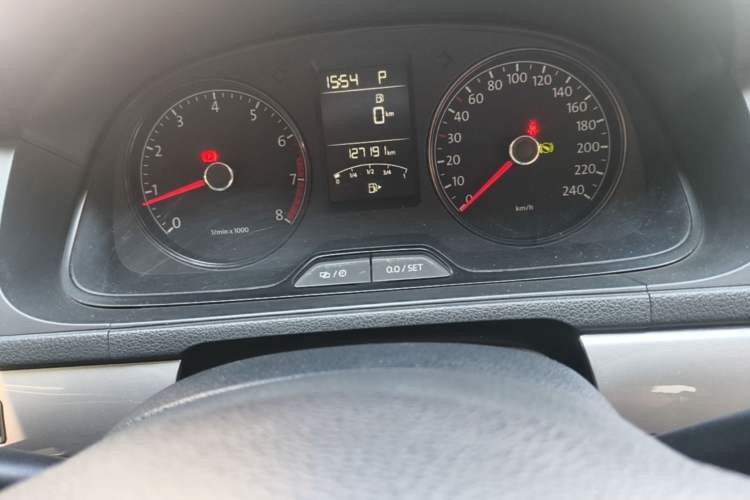Used Volkswagen Lavida 2013 Revised Classic 1.6L Automatic Fashion Edition Instrument Cluster