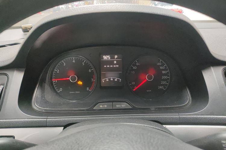 Used Volkswagen Lavida 2013 Revised Classic 1.6L Automatic Fashion Edition Instrument Cluster