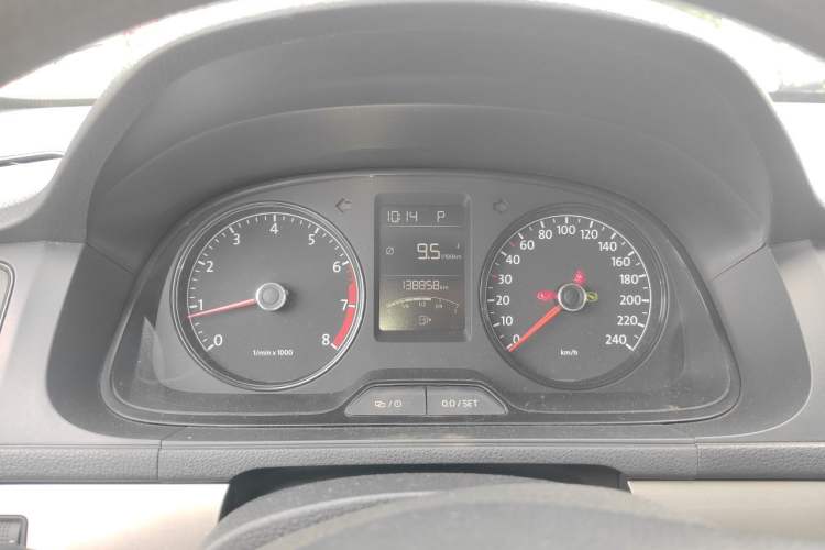 Used Volkswagen Lavida 2013 Revised Classic 1.6L Automatic Fashion Edition Instrument Cluster