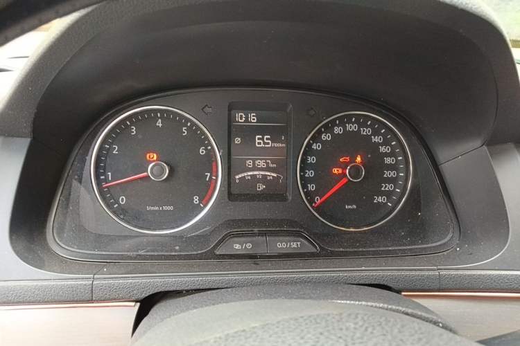Used Volkswagen Lavida 2013 Restyled Classic 1.6L Manual Comfort Edition Instrument Cluster