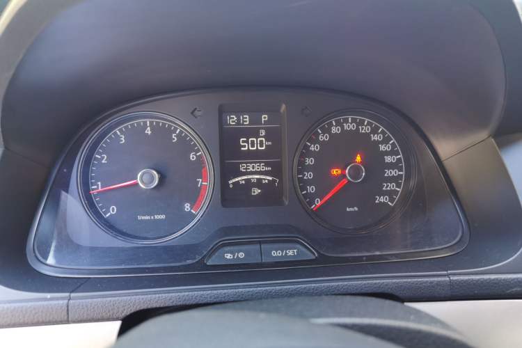 Used Volkswagen Lavida 2013 Revised Classic 1.6L Automatic Fashion Edition Instrument Cluster