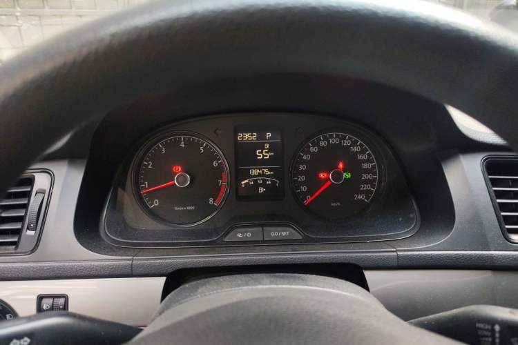 Used Volkswagen Lavida 2013 Revised Classic 1.6L Automatic Fashion Edition Instrument Cluster
