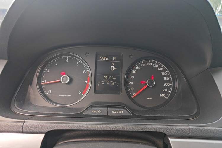 Used Volkswagen Lavida 2013 Revised Classic 1.6L Automatic Fashion Edition Instrument Cluster