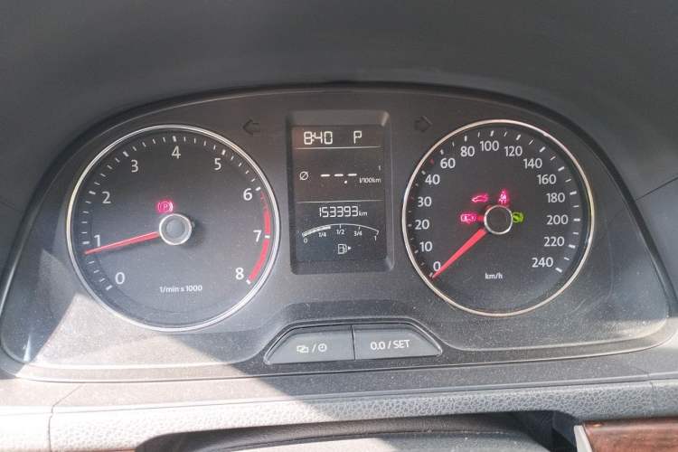 Used Volkswagen Lavida 2013 Restyled Classic 1.6L Automatic Comfort Edition Instrument Cluster