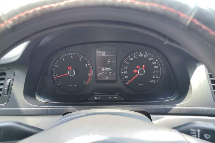 Used Volkswagen Lavida 2013 Revised Classic 1.6L Manual Fashion Edition Instrument Cluster