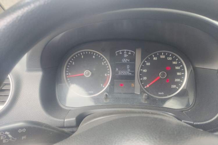 Used Volkswagen Lavida 2013 Classic 1.6L Manual Fashion Edition Instrument Cluster