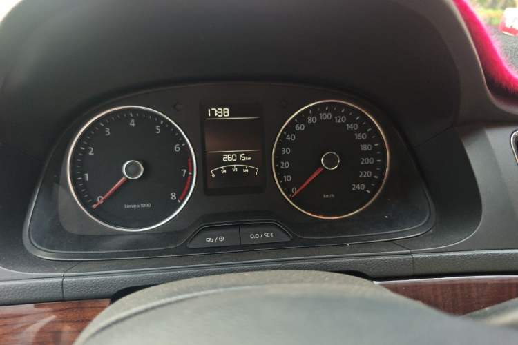 Used Volkswagen Lavida 2013 Restyled Classic 1.6L Automatic Comfort Edition Instrument Cluster