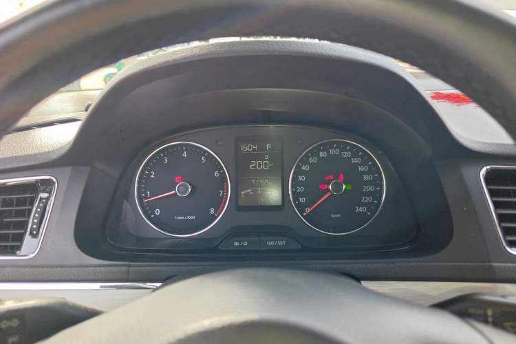 Used Volkswagen Lavida 2013 Revised Version 1.4 TSI DSG Luxury Edition Instrument Cluster