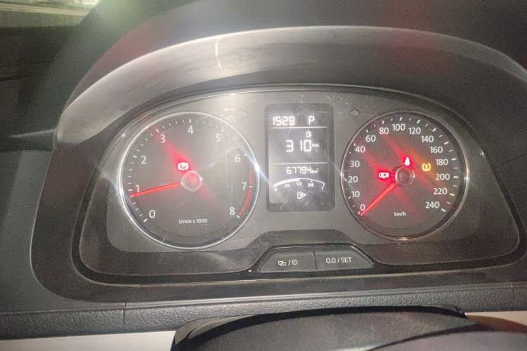Used Volkswagen Lavida 2013 Restyled Classic 1.6L Automatic Comfort Edition Instrument Cluster