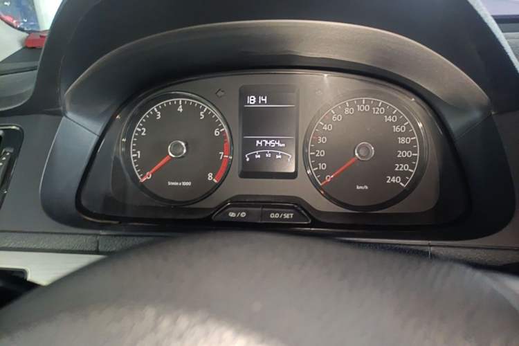 Used Volkswagen Lavida 2013 Revised Classic 1.6L Automatic Fashion Edition Instrument Cluster