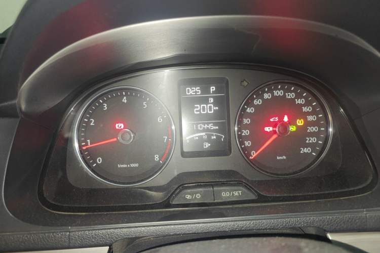 Used Volkswagen Lavida 2013 Restyled Classic 1.6L Automatic Comfort Edition Instrument Cluster