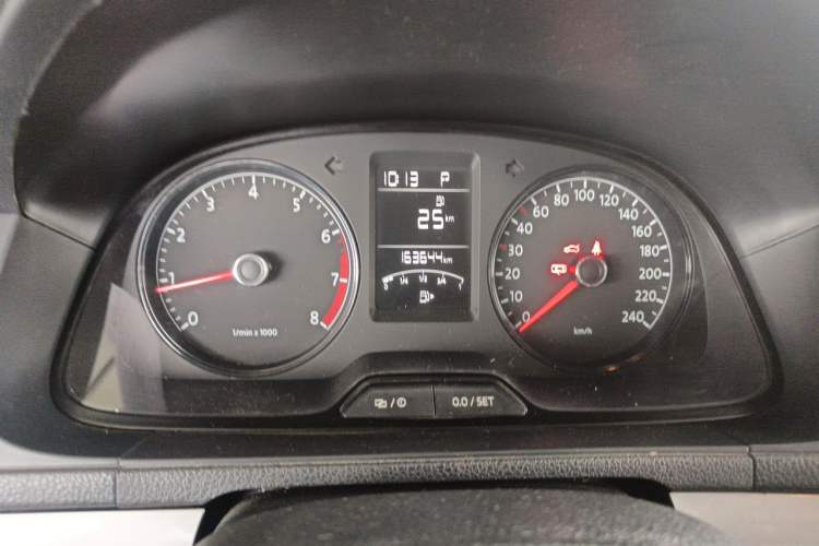 Used Volkswagen Lavida 2013 Revised Classic 1.6L Automatic Fashion Edition Instrument Cluster