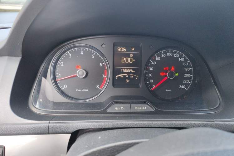 Used Volkswagen Lavida 2013 Revised Classic 1.6L Automatic Fashion Edition Instrument Cluster