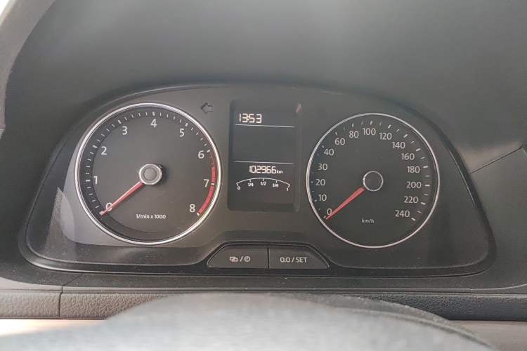 Used Volkswagen Lavida 2013 1.6L Automatic Comfort Edition Instrument Cluster