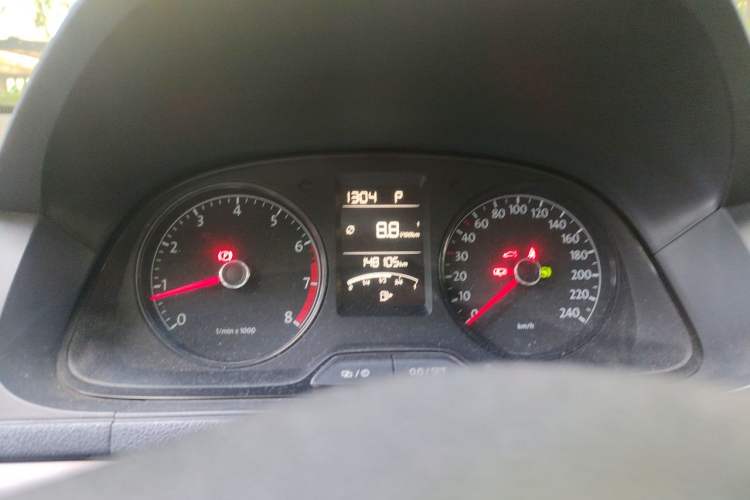 Used Volkswagen Lavida 2013 Revised Classic 1.6L Automatic Fashion Edition Instrument Cluster
