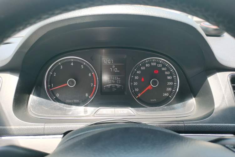 Used Volkswagen Lavida 2013 1.4 TSI Manual Luxury Edition Instrument Cluster