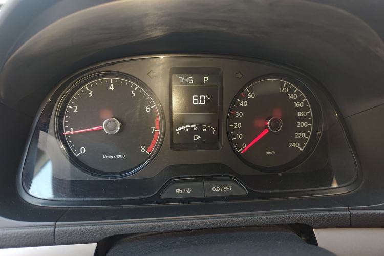 Used Volkswagen Lavida 2013 Revised Classic 1.6L Automatic Fashion Edition Instrument Cluster