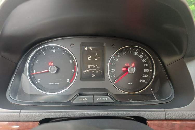 Used Volkswagen Lavida 2013 Revised Version 1.4 TSI Manual Comfort Edition Instrument Cluster