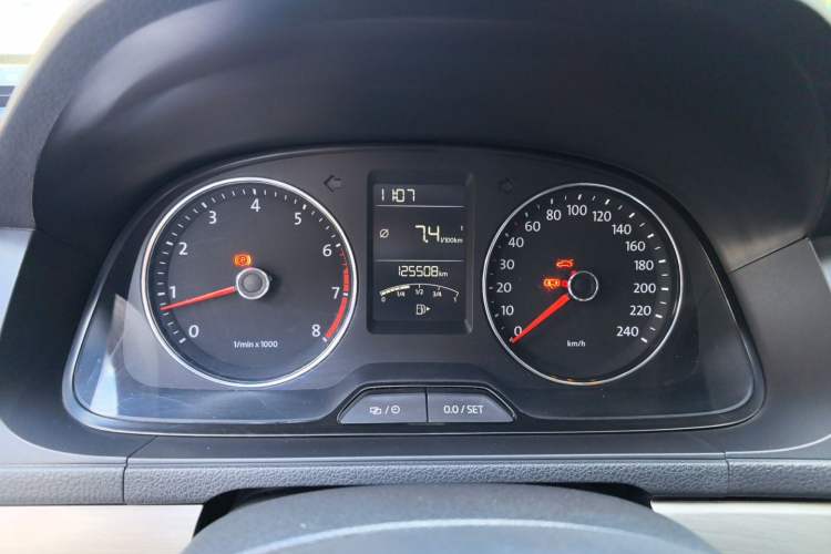 Used Volkswagen Lavida 2013 Restyled Classic 1.6L Manual Comfort Edition Instrument Cluster