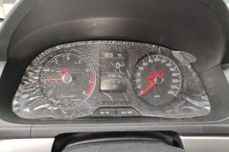 Used Volkswagen Lavida 2013 Revised Classic 1.6L Automatic Fashion Edition Instrument Cluster