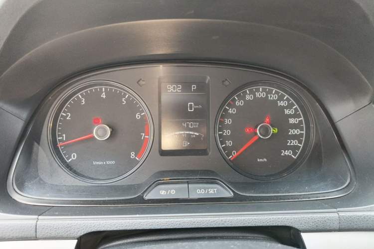 Used Volkswagen Lavida 2013 Revised Classic 1.6L Automatic Fashion Edition Instrument Cluster