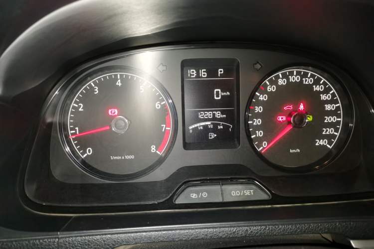 Used Volkswagen Lavida 2013 Revised Classic 1.6L Automatic Fashion Edition Instrument Cluster