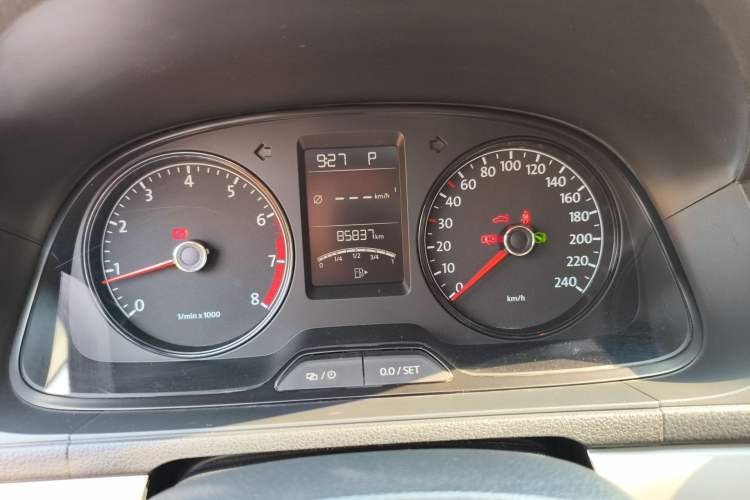 Used Volkswagen Lavida 2013 Revised Classic 1.6L Automatic Fashion Edition Instrument Cluster