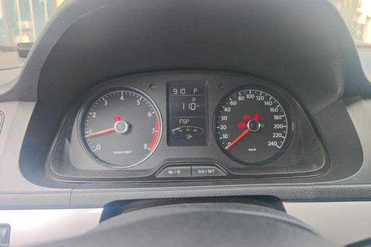 Used Volkswagen Lavida 2013 Revised Classic 1.6L Automatic Fashion Edition Instrument Cluster