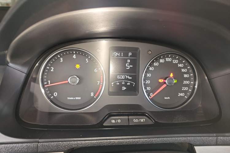 Used Volkswagen Lavida 2013 Revised Version 1.4 TSI DSG Comfort Edition Instrument Cluster