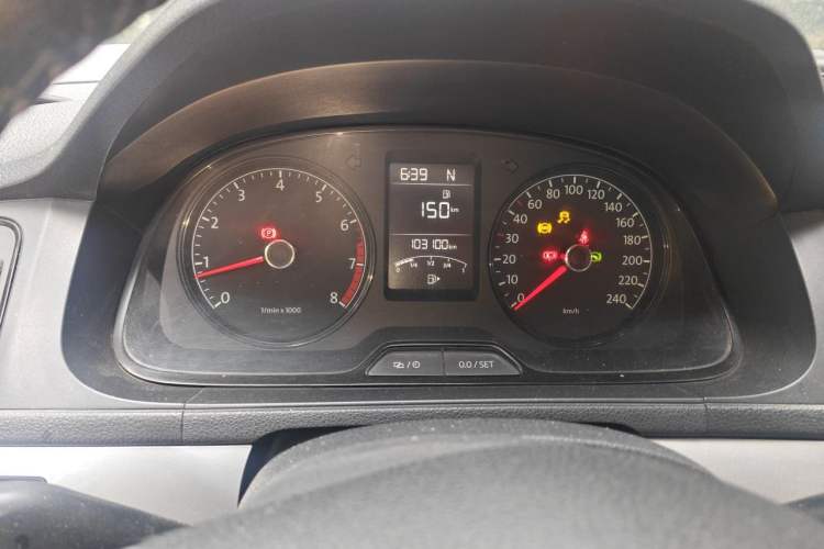 Used Volkswagen Lavida 2013 Revised Classic 1.6L Automatic Fashion Edition Instrument Cluster